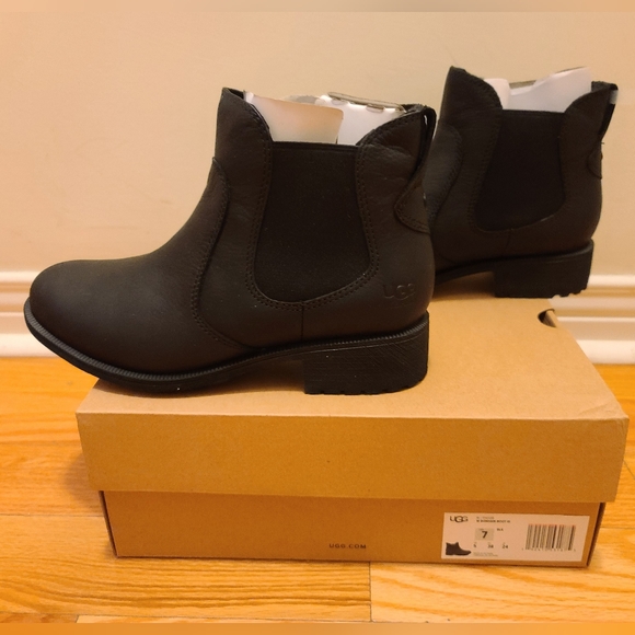 UGG Black Bonham Boot III Leather Chelsea Booties Women's 7 - Picture 8 of 16